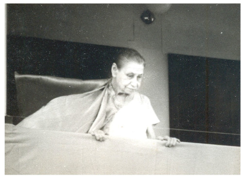 MA-086_Balcony Darshan